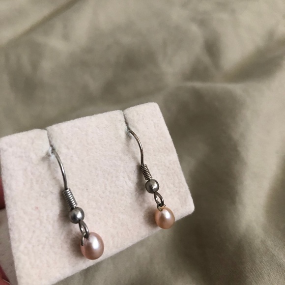 Bundle Item: Dangly Rosy Pink Earrings - Picture 3 of 3